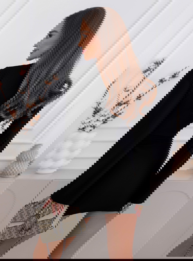 Czarna dopasowana sukienka mini Ellouise