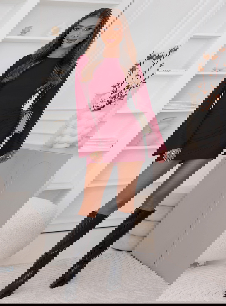 Bordowa dopasowana sukienka mini...