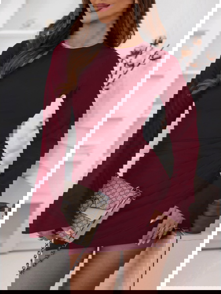 Bordowa dopasowana sukienka...