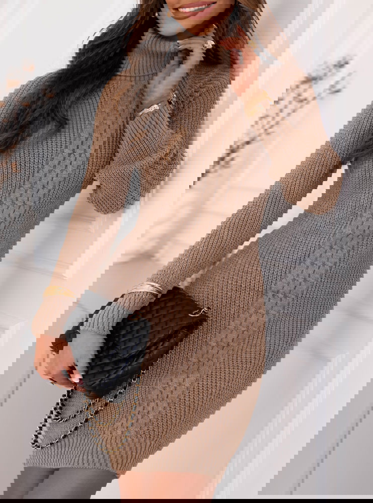 Sweterkowa sukienka z golfem Theralu...