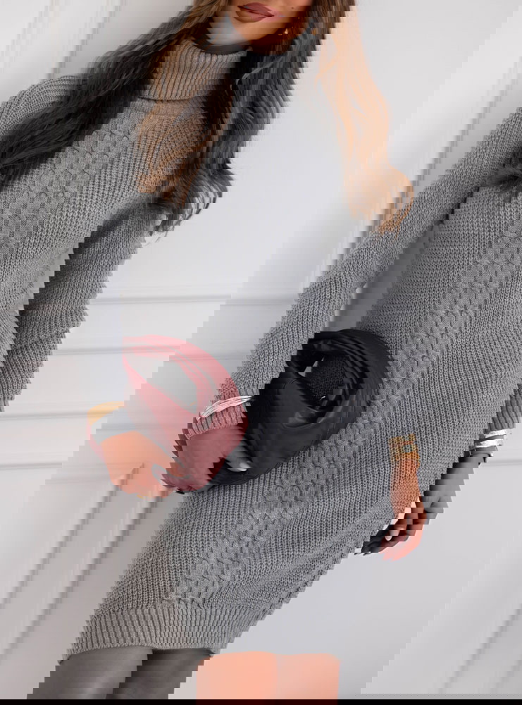 Szara sweterkowa sukienka z golfem...