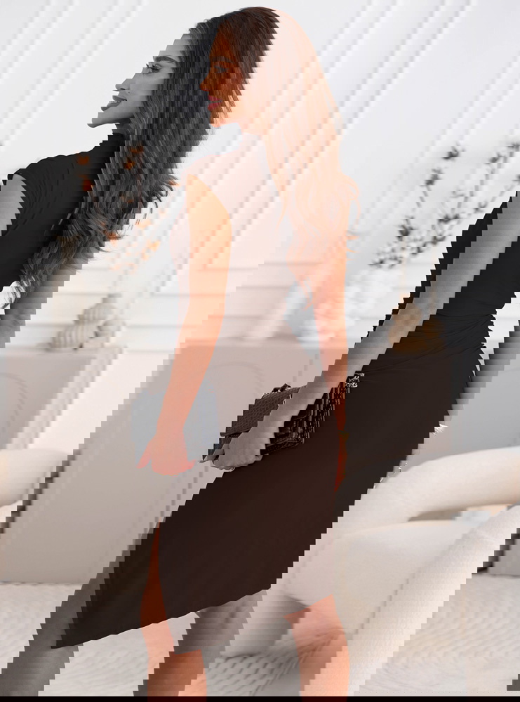 Czekoladowa dopasowana sukienka z...