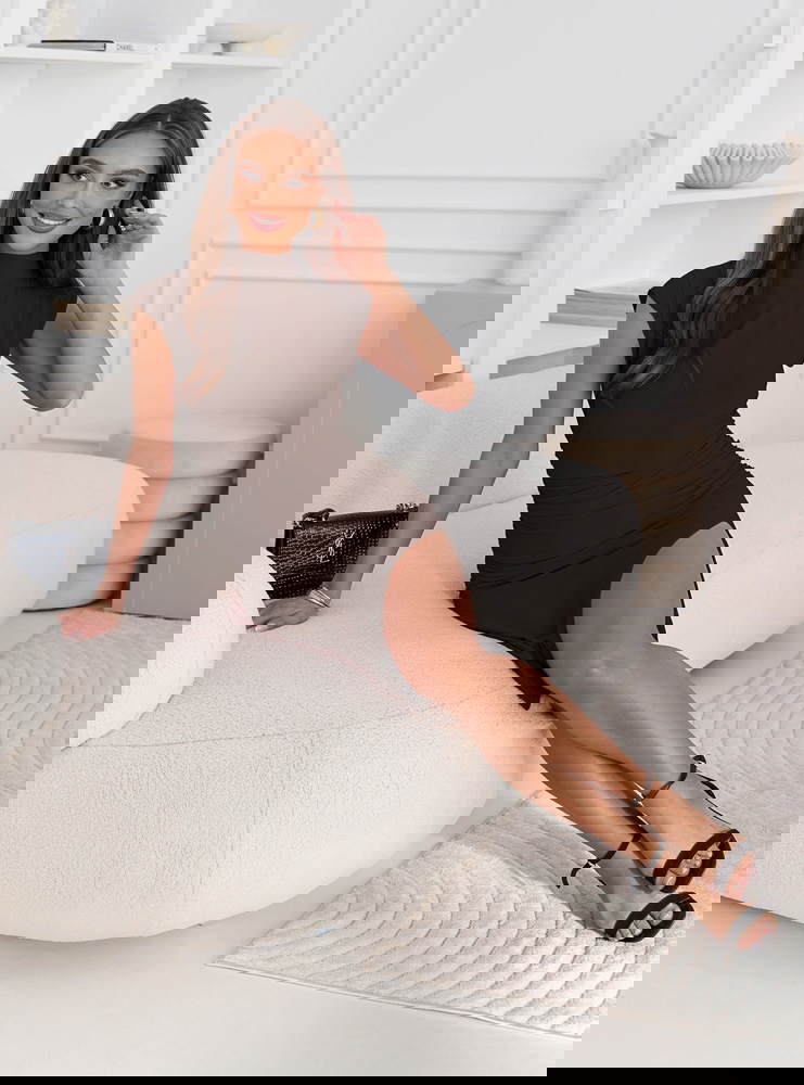 Czekoladowa dopasowana sukienka z...