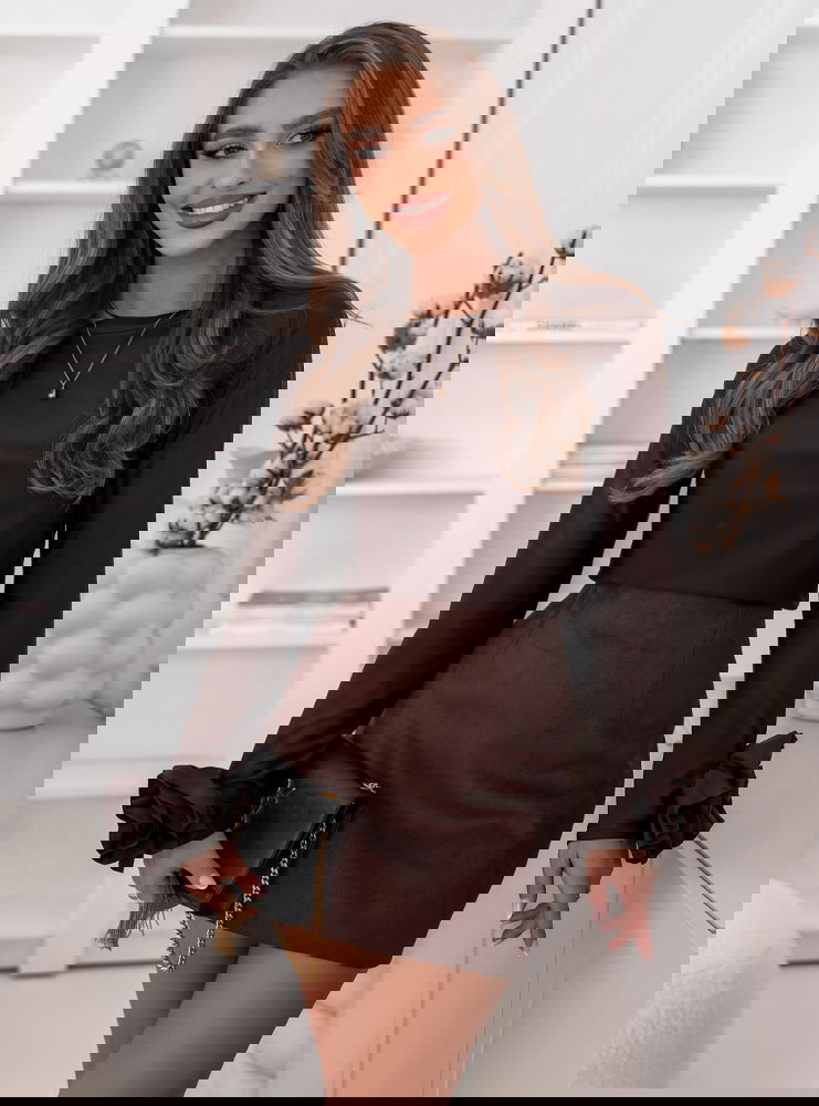 Czekoladowa bluzka z ozdobnymi różami...