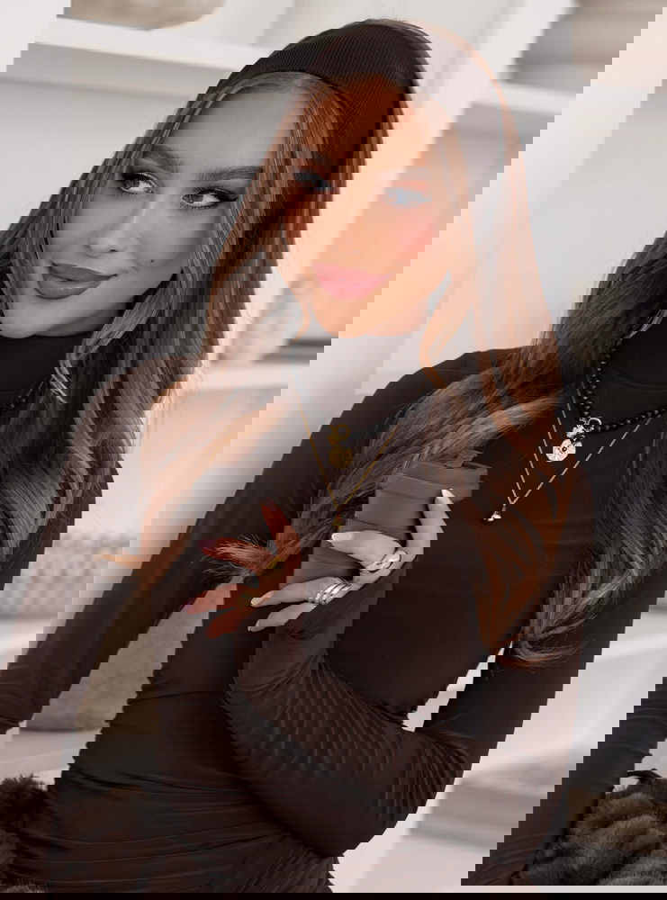 Czekoladowa prążkowana opaska Laurainee