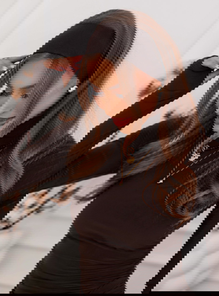 Czekoladowa prążkowana opaska Laurainee