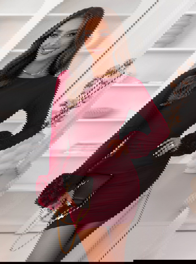 Bordowa dopasowana sukienka z...