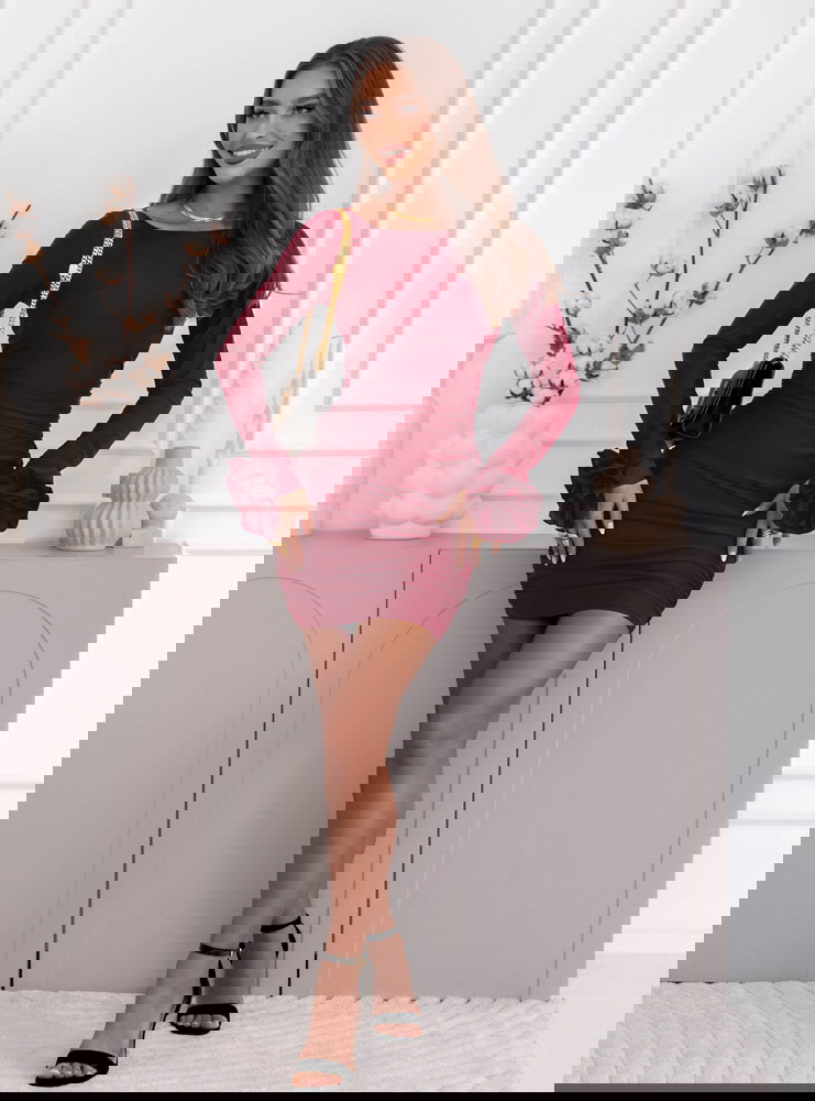 Bordowa dopasowana sukienka z...