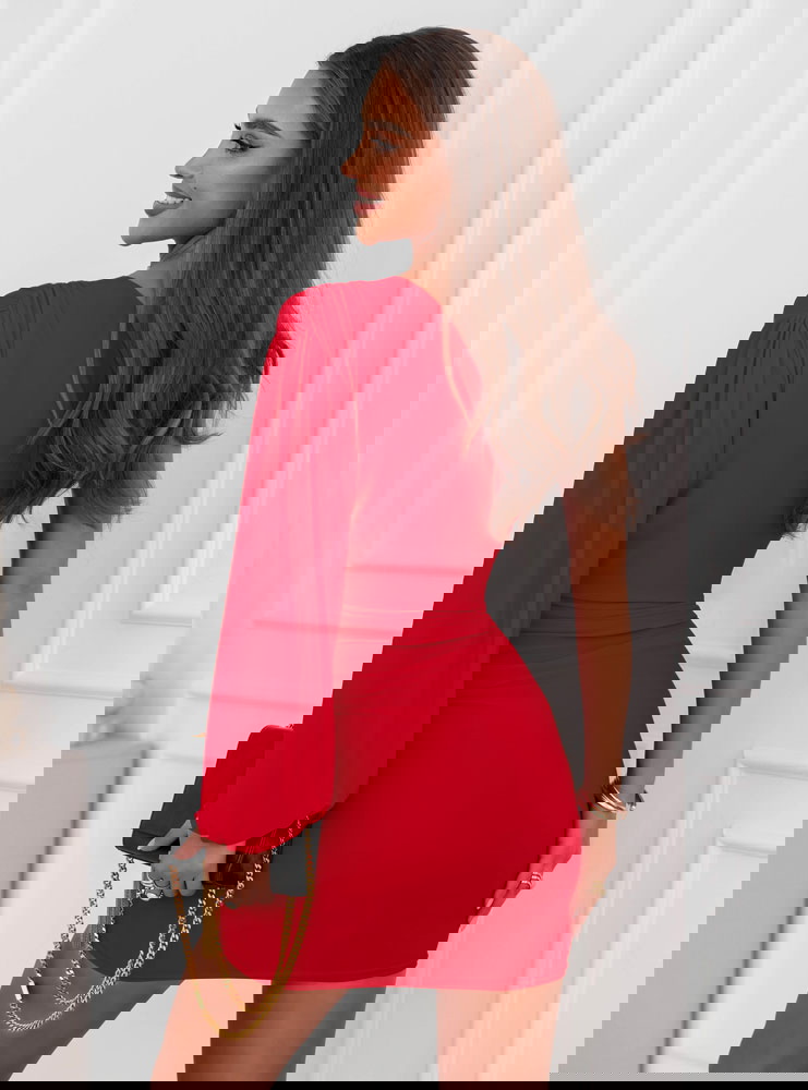 Malinowa sukienka na jedno ramie Idryssa