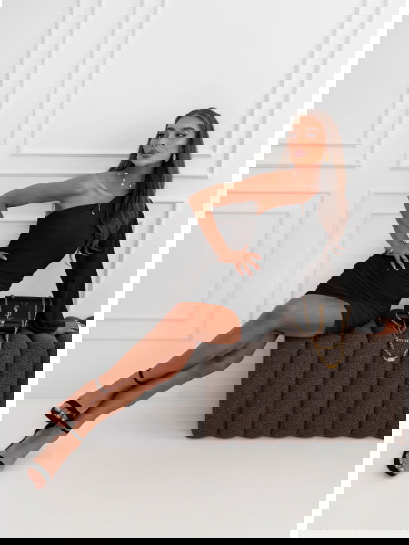 Czarna sukienka na jedno... 2