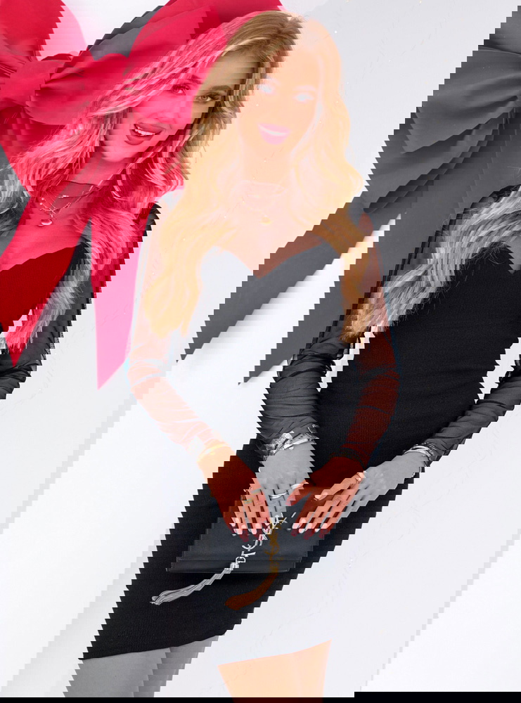 Czarna prążkowana sukienka z...