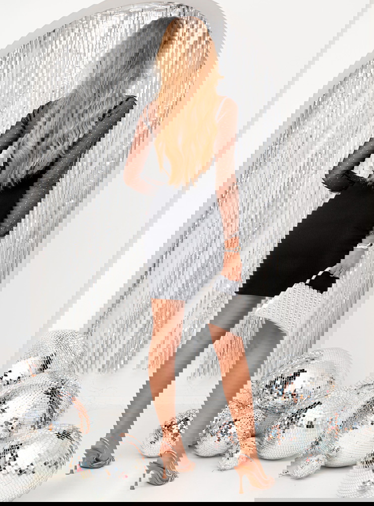 Czarna prążkowana sukienka z...