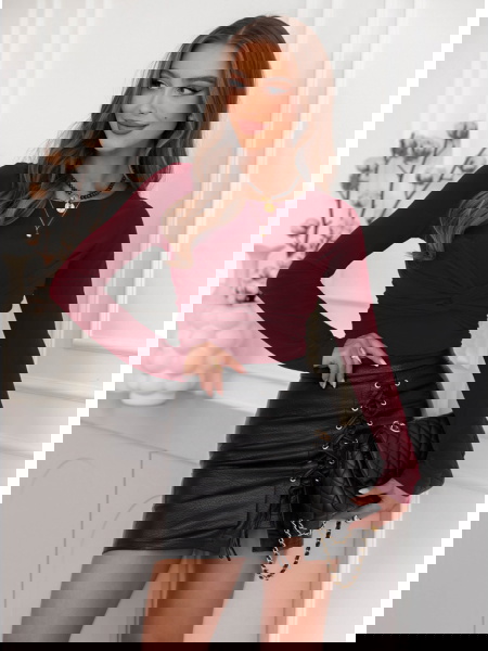 Bordowa dopasowana bluzka...