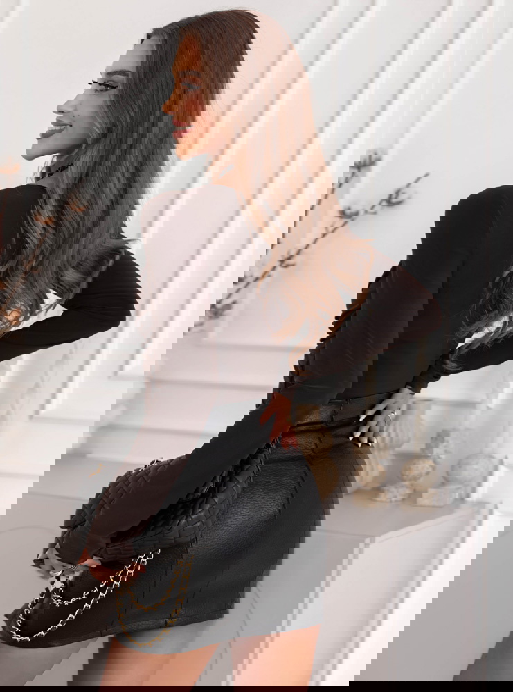 Czekoladowa dopasowana bluzka Barretta