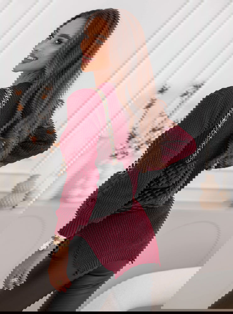 Bordowy sweter z ozdobnym splotem Mikkah