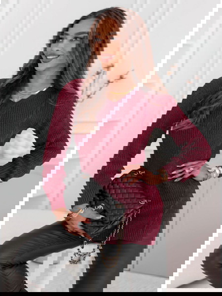 Bordowy sweter z ozdobnym...