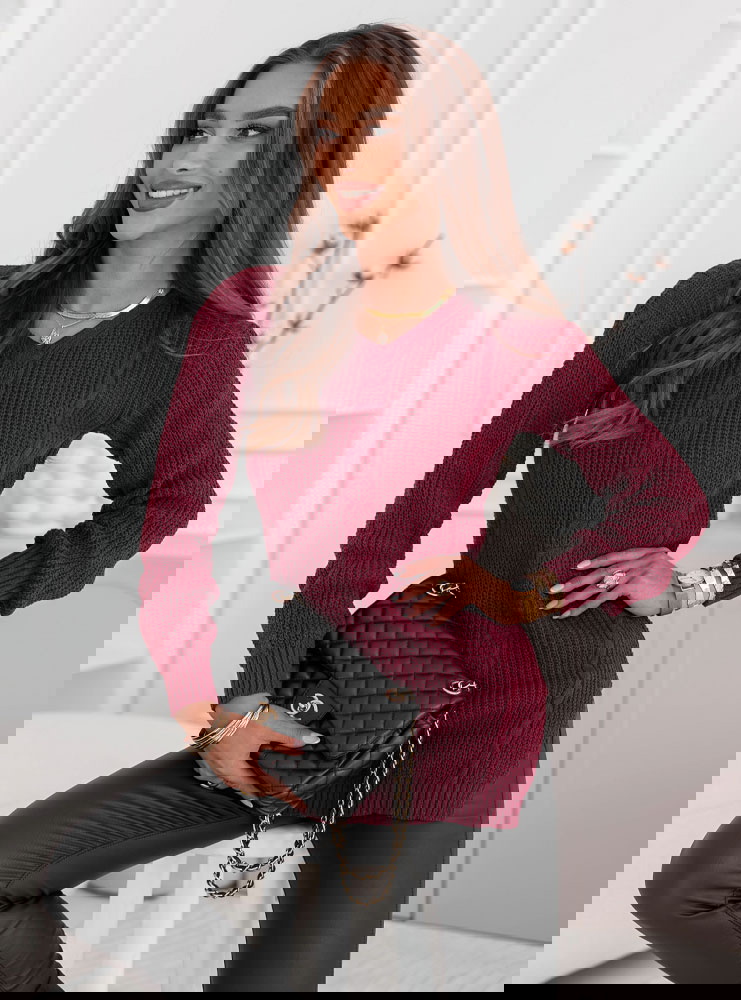 Bordowy sweter z ozdobnym splotem Mikkah