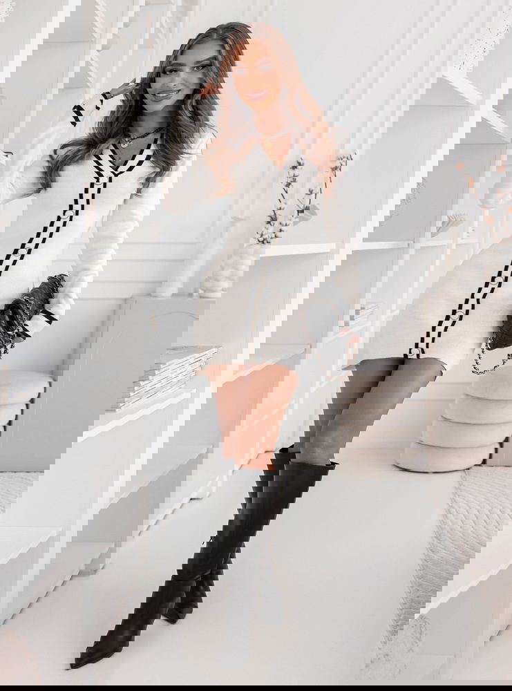 Biała sukienka swetrowa z ozdobnymi...