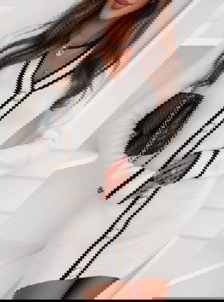 Biała sukienka swetrowa z ozdobnymi...