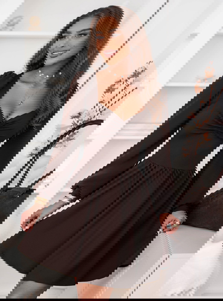 Czekoladowa sukienka z marszczeniem...