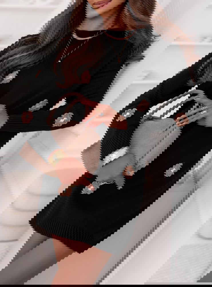 Czarna swetrowa sukienka z ozdobnymi...