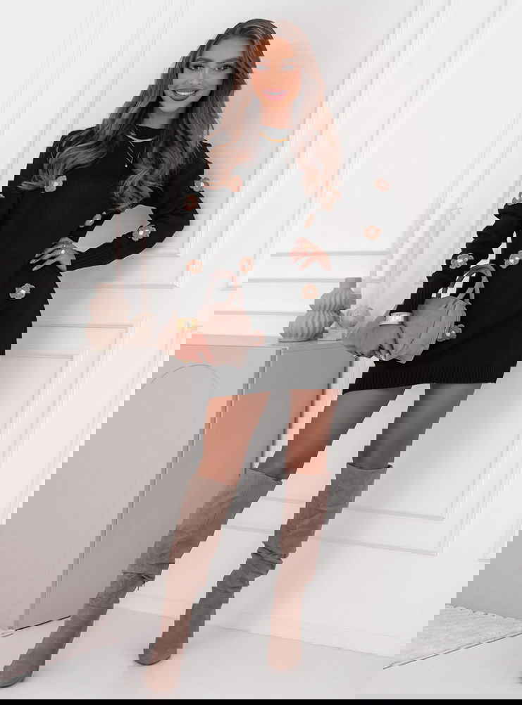 Czarna swetrowa sukienka z ozdobnymi...