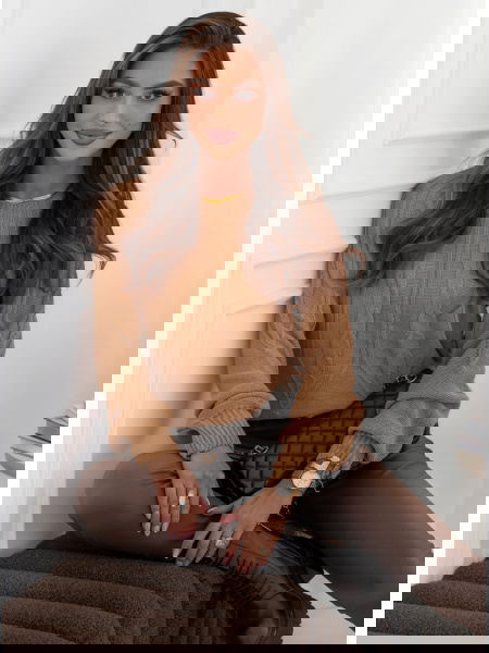 Sweter z warkoczowymi...