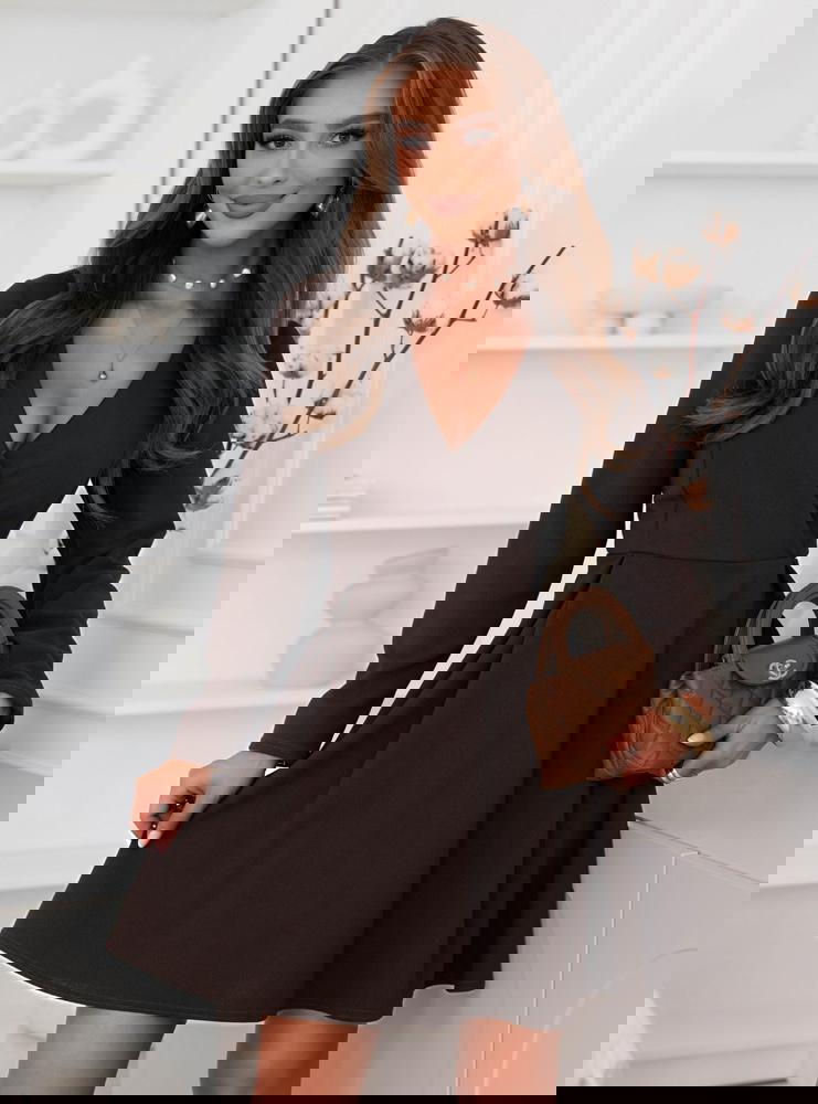 Czekoladowa sukienka z przekładanym...