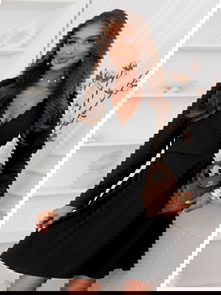 Czarna sukienka z...