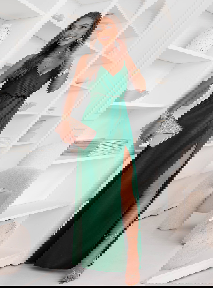 Sukienka satynowa maxi na ramiączkach...