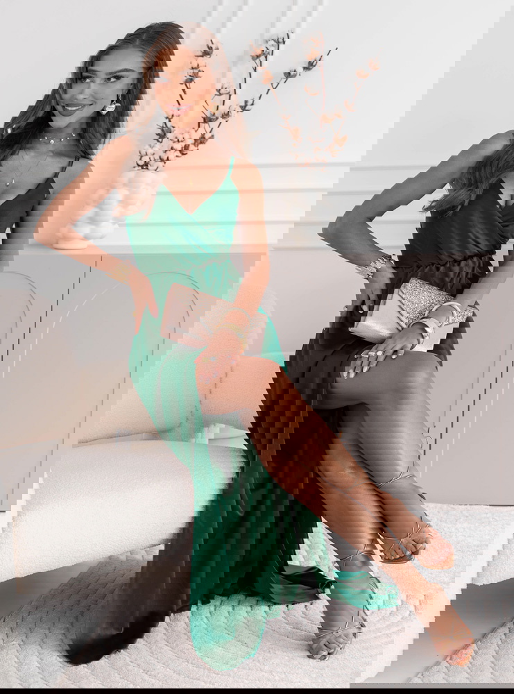 Sukienka satynowa maxi na ramiączkach...