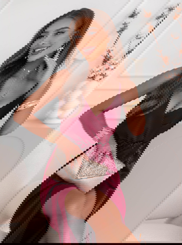 Bordowa sukienka satynowa maxi na...