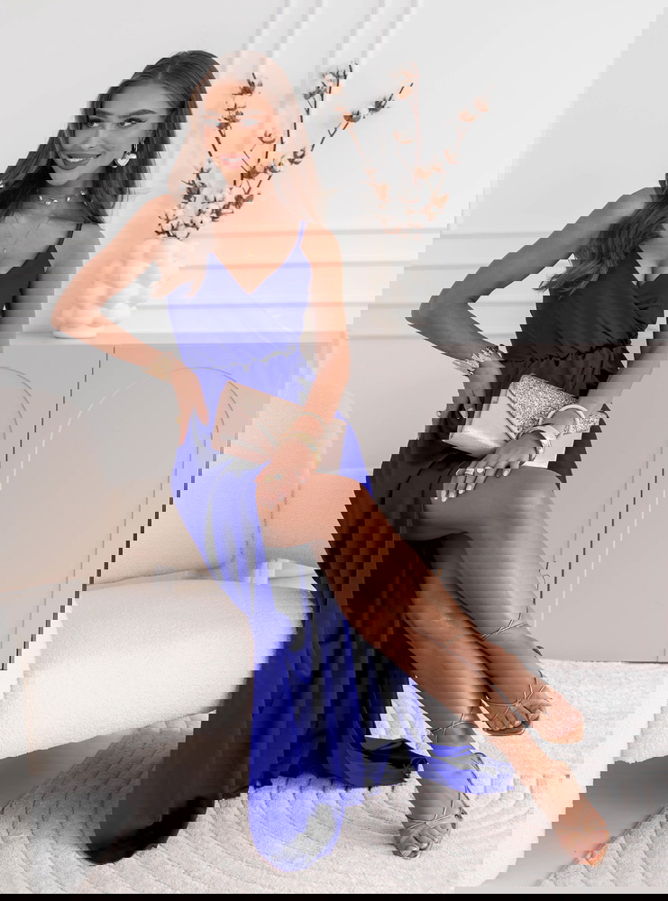 Chabrowa sukienka satynowa maxi na ramiączkach Ayalisse