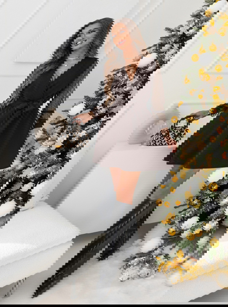 Czekoladowa sukienka z przekładanym...