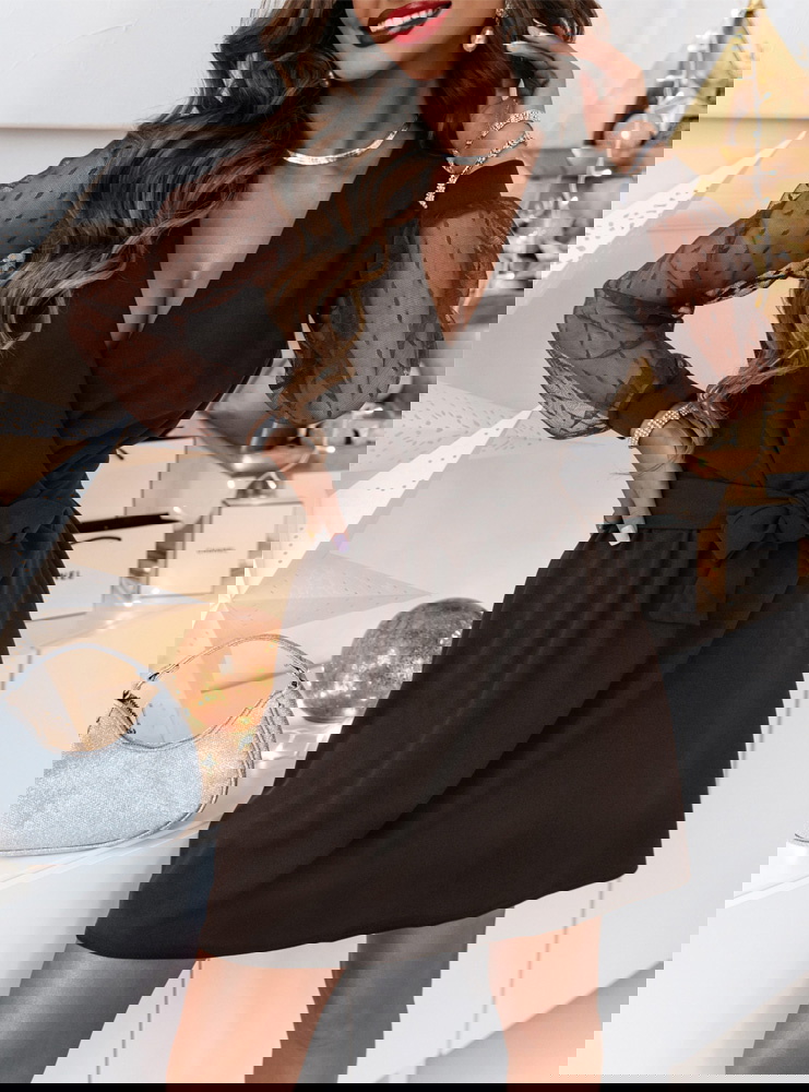 Czekoladowa sukienka z przekładanym...