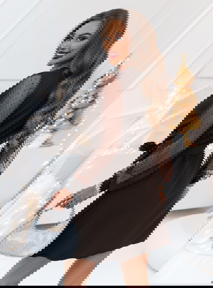 Czekoladowa sukienka z przekładanym...