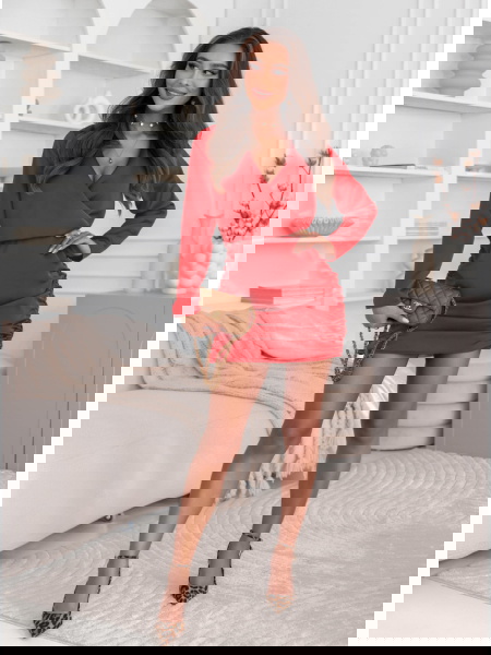 Malinowa satynowa sukienka...