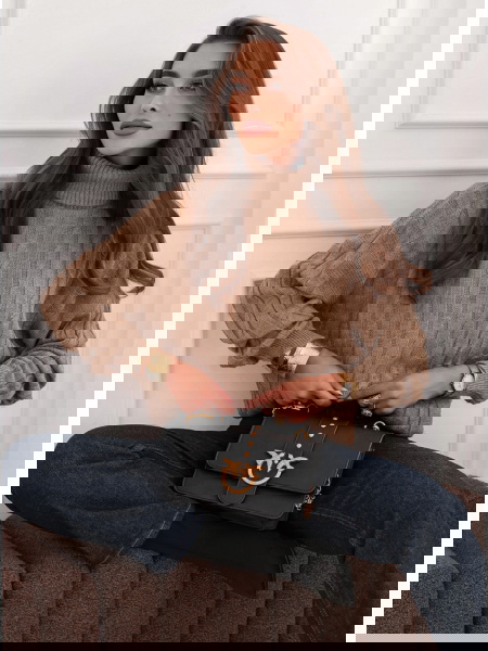 Sweter oversize z golfem...