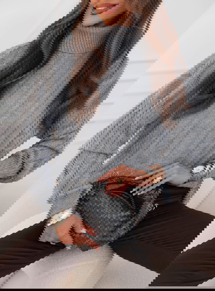 Szary sweter oversize z golfem Marjolein