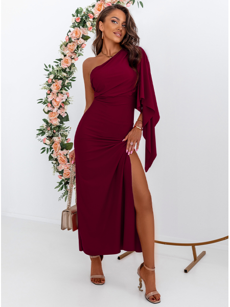 Bordowa sukienka na jedno...