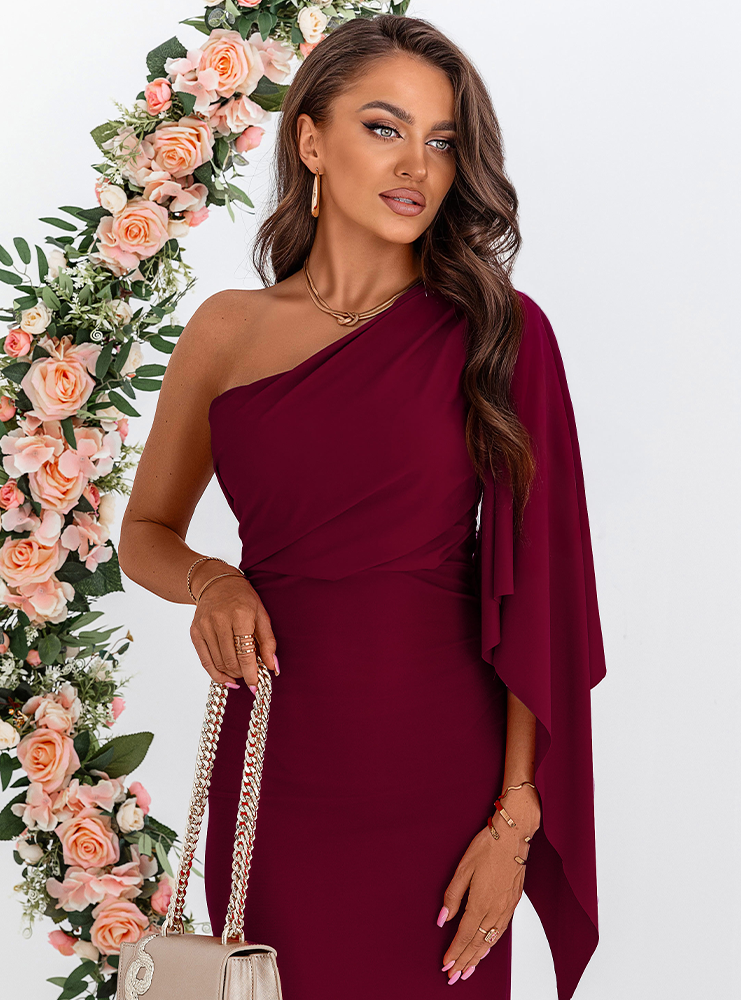 Bordowa sukienka na jedno ramię z...