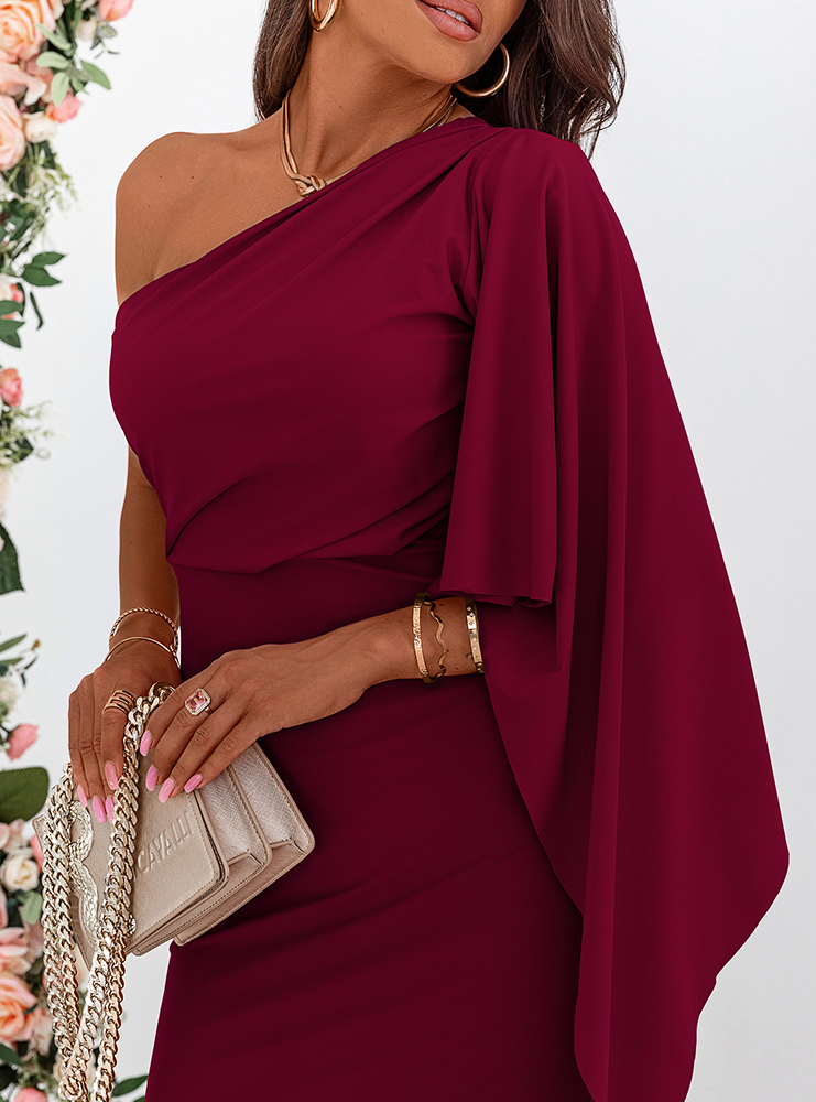 Bordowa sukienka na jedno ramię z...