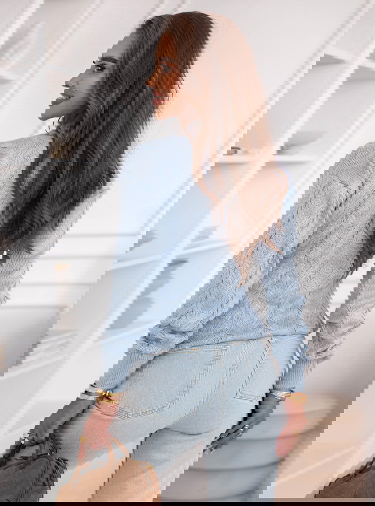 Błękitny sweter z półgolfem Ruthanne