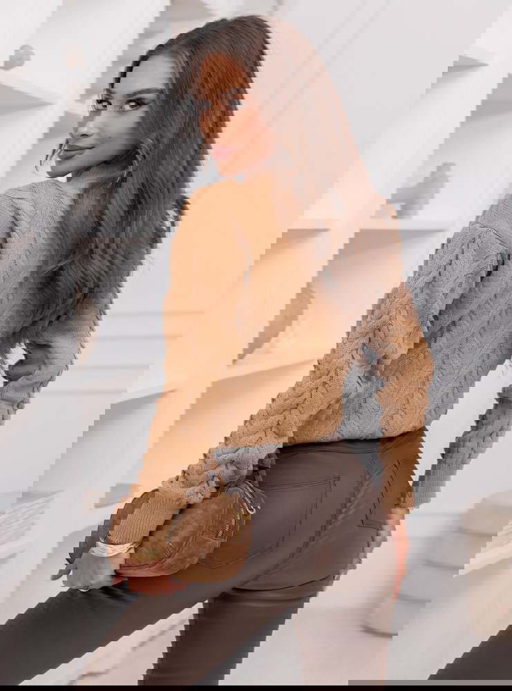 Sweter z półgolfem Ruthanne - mocha...