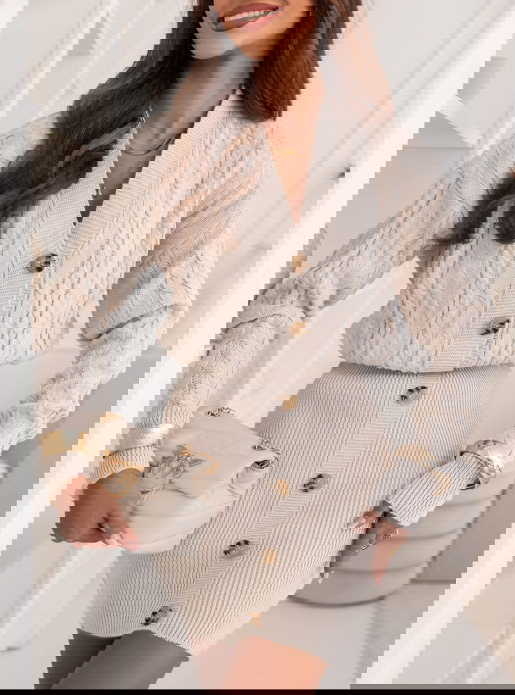 Beżowa swetrowa sukienka z guzikami...