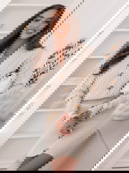 Beżowa swetrowa sukienka z...