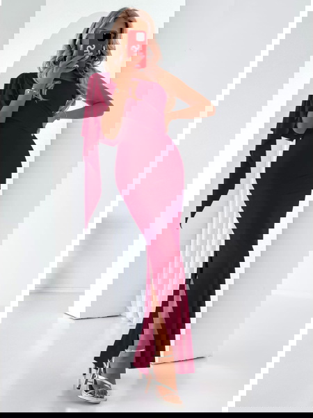 Bordowa sukienka na jedno...