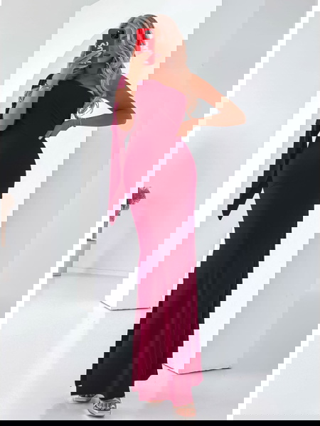 Bordowa sukienka na jedno... 2