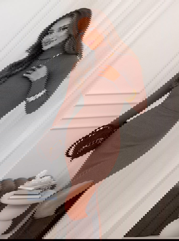 Prążkowany komplet bluzka i spódnica...