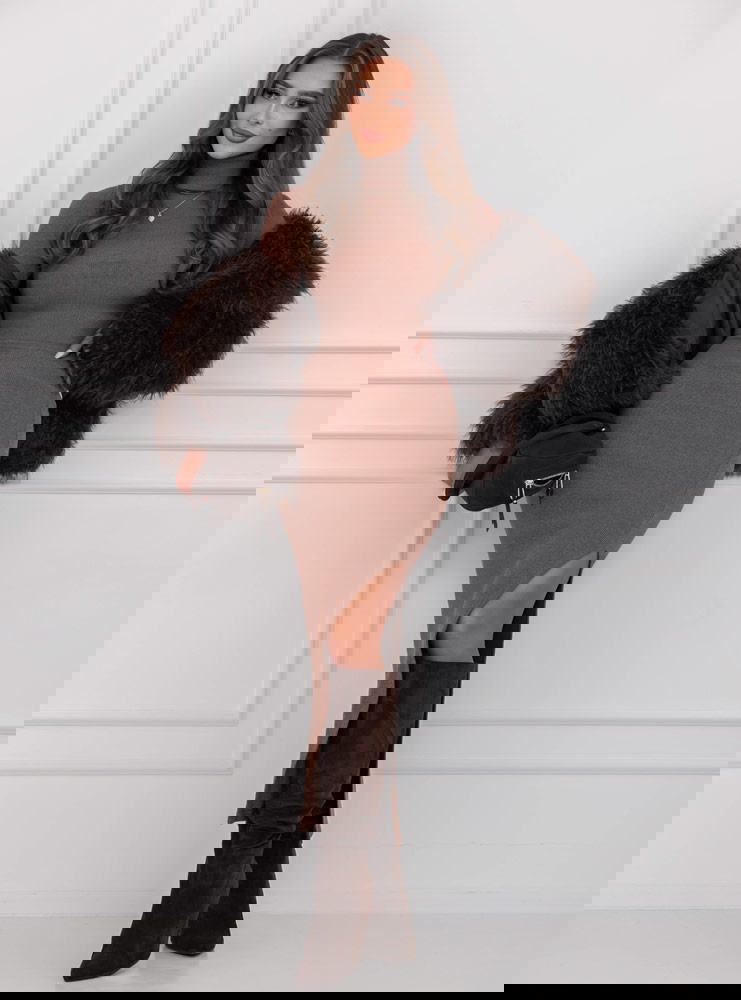 Prążkowany komplet bluzka i spódnica...